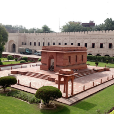 10 agent 1 kanal house for sale in wapda town